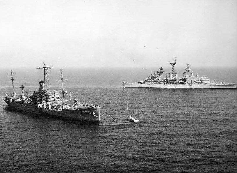 USS_Liberty_%28AGTR-5%29_with_USS_Little_Rock_%28CLG-4%29_1967