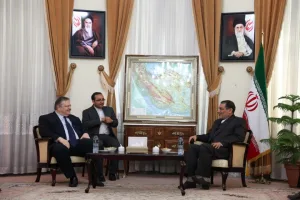 علي شمخاني: عربي على رأس الأمن الإيراني