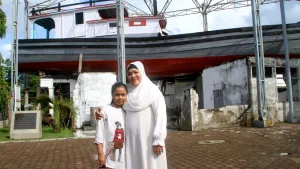 عائلة إندونيسية تروي قصة نجاتها بعد 10 سنوات من تسونامي