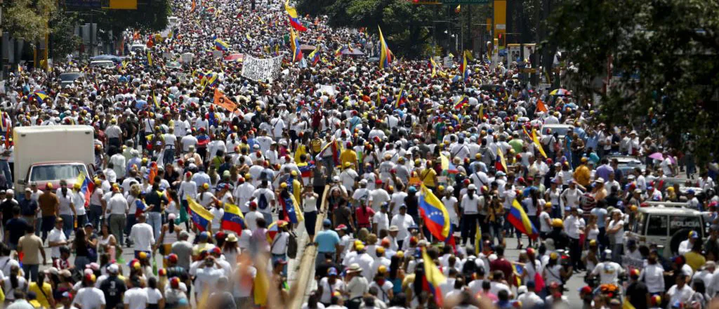 Venezuelan_protests2-1024x440