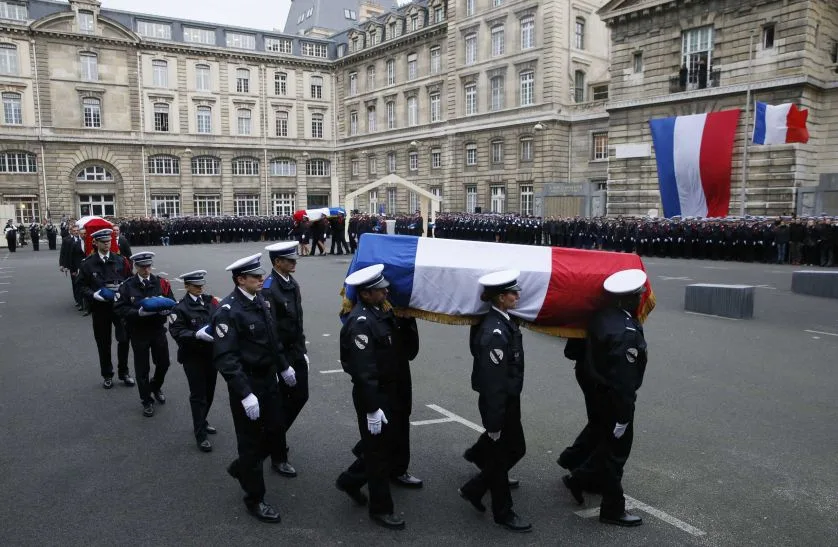 charlie-hebdo-paris-victims-funerals-03