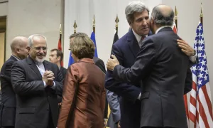 تطويق -وليس تدمير- النووي الإيراني هو العاصم من الحرب