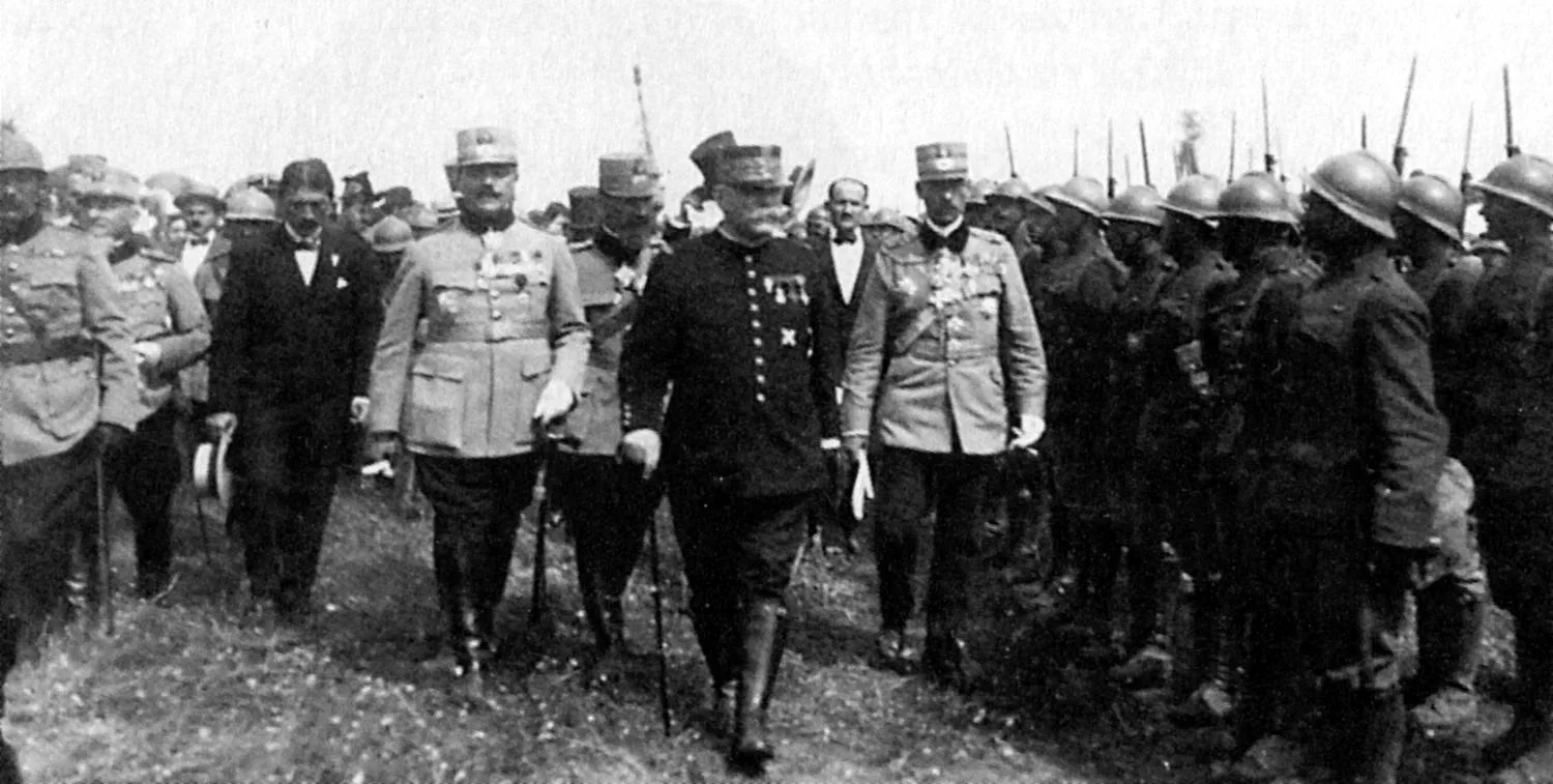 Marshal_Joffre_inspecting_Romanian_troops_during_WWI