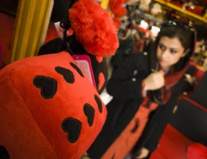 الفالنتاين الإيراني: عن الغرام والزواج في طهران