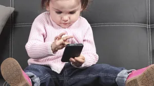 تأثير وسائل التفاعل الالكترونية على الأطفال