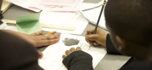 تزايد عدد الأمريكيين الذين يُقصون أبناءهم من الدراسة لحمايتهم من العنصرية