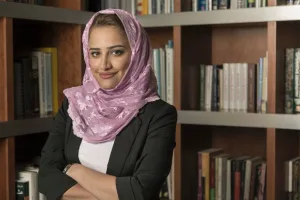 ما وراء الحجاب: كيف تغير المرأة العاملة مستقبل السعودية؟