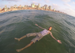 شاطئ المتوسط: شريان حياة غزة الأوحد