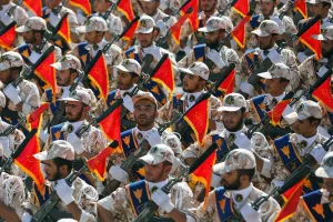 وول ستريت جورنال: أمريكا تموّل الحرس الثوري الإيراني