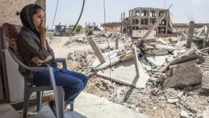 تعرّف على النساء الذين يقفن وراء الصحفيين في غزة