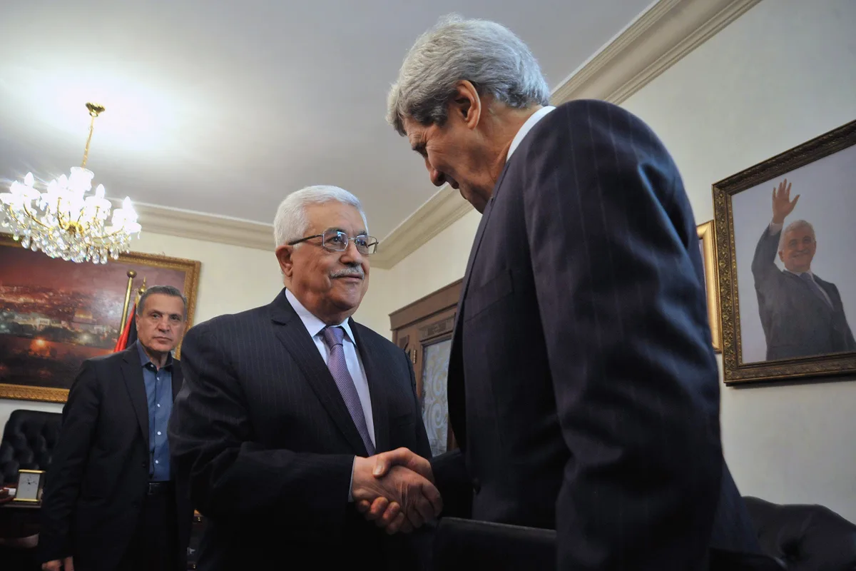 Mahmoud-Abbas-John-Kerry