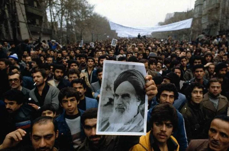 khomeini-people-bp-800x527