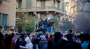 مريد البرغوثي: الثورة ما تزال ممكنة لأن كل ما عداها متعذر