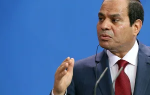 نظامه المتصدع هو الخطر الداهم الذي يحوق بالسيسي