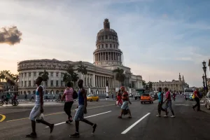 هل ستتبع الديمقراطية الرأسمالية في وصولها إلى كوبا؟