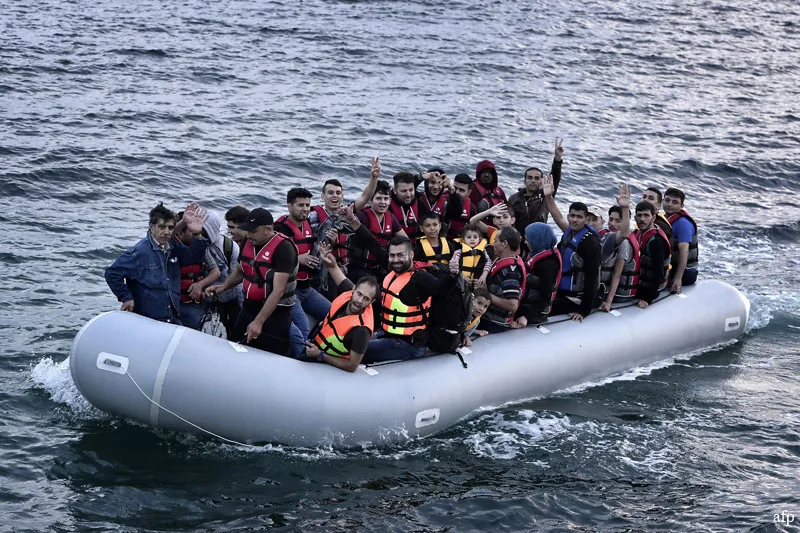 اللاجئون العرب يقامرون بحياتهم للوصول إلى أوروبا