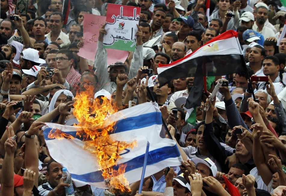egyptian-burn-israeli-flag