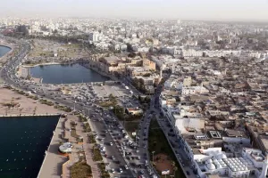 طرابلس ليبيا: مدينة متوترة يحكمها المسلحون وتنتشر فيها ماركات الأزياء الأوروبية