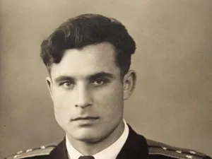 أنت وكل من تعرف مدينون لهذا الرجل بحياتكم!