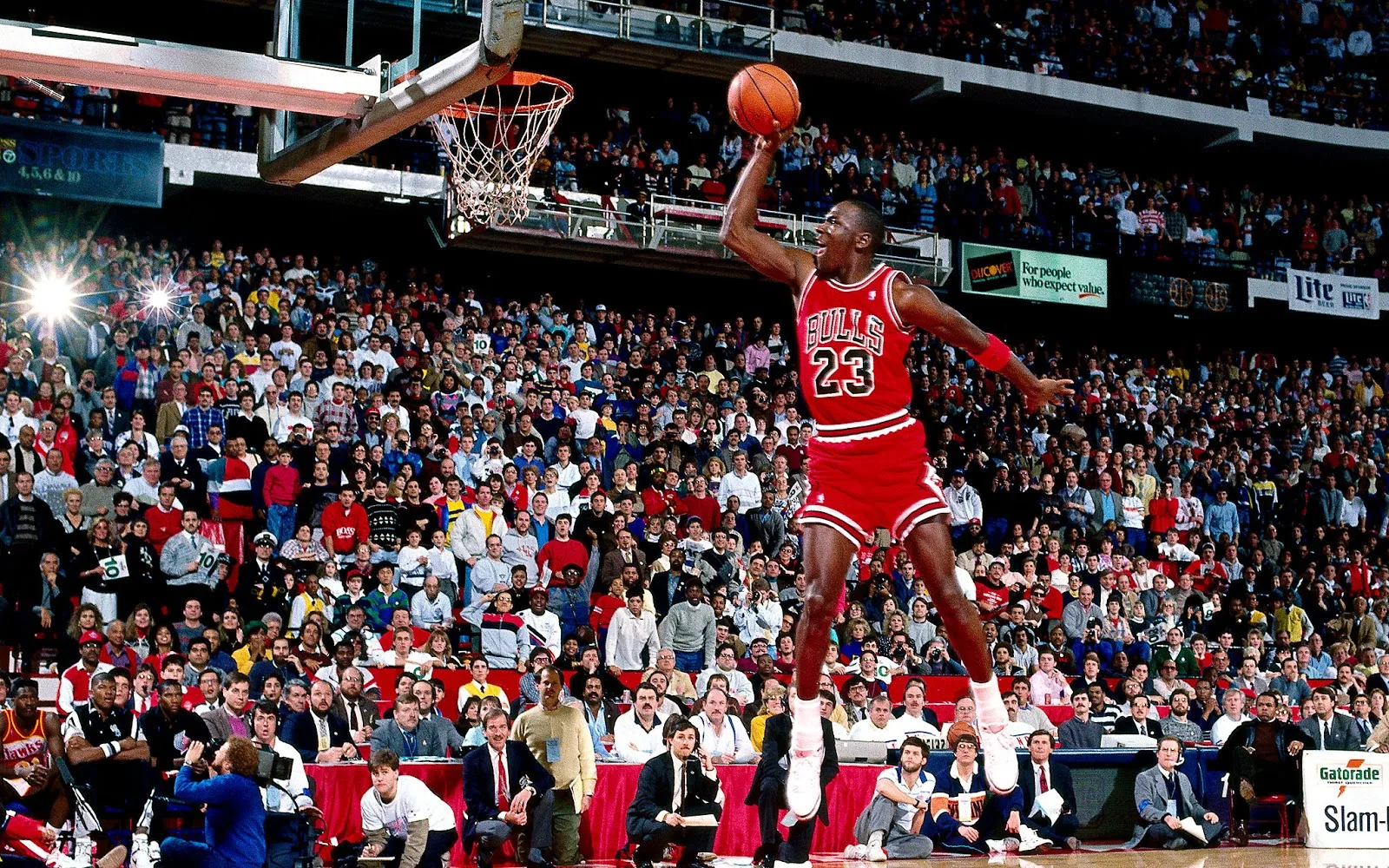 michael-jordan-slam-dunk-hd-wallpaper