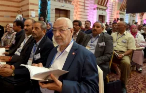 الغنوشي مثل مانديلا يخاطر بكل شيء لأجل المصالحة