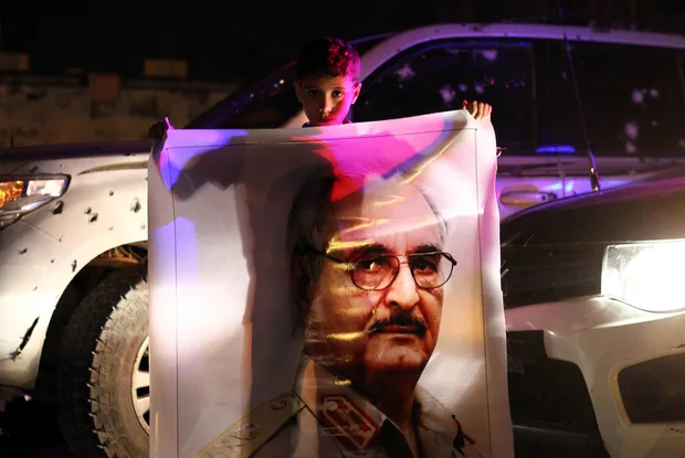 libya_haftar_pic_boy_purple_19_oct_2015_0