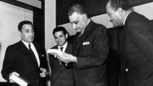 مكاتب ومدراء: محمد حسنين هيكل