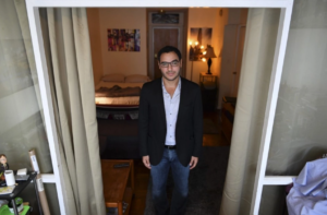 هل أنت مستعد لمنح منزلك للاجئين، هذا الرجل يشجعك على ذلك!