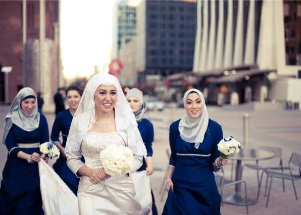 bride-bridesmaids-blue-city-fusion