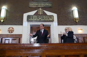 سلطة أصبحت مستأنسة.. السيسي يسيطر على هيئات القضاء المصري رسميًا!