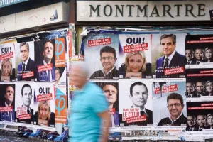 فرنسا ضاقت ذرعًا بالسياسيين قبيل الانتخابات