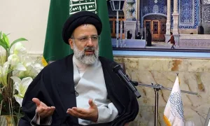 رجل الدين المحافظ “إبراهيم رئيسي” يدخل السباق الانتخابي الإيراني