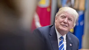 ما الذي تعلمناه من أول 100 يوم لترامب في الحكم؟