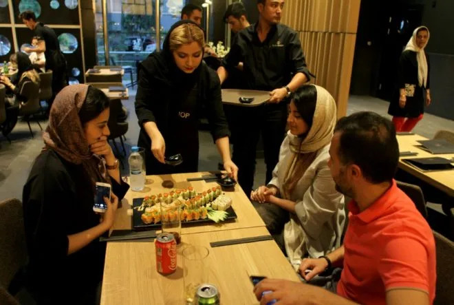 iran-restaurant-distribution-c63baa86e2527d81527706d521f260055c63fee4-660x443