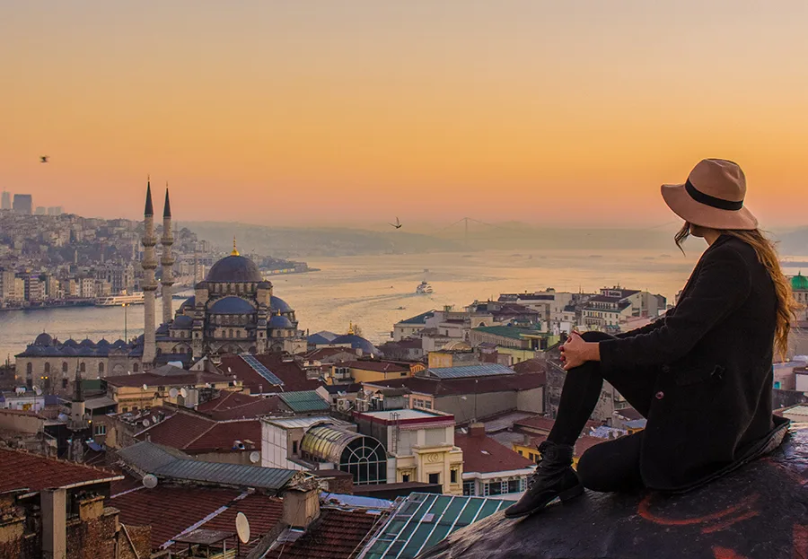 istanbul-rooftop-sunrise-solo-female-travel-turkey1-e1466601339243