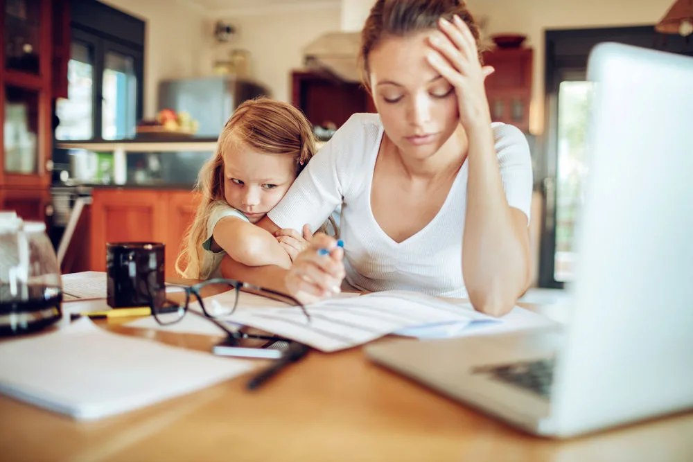 working_mom_with_daughter