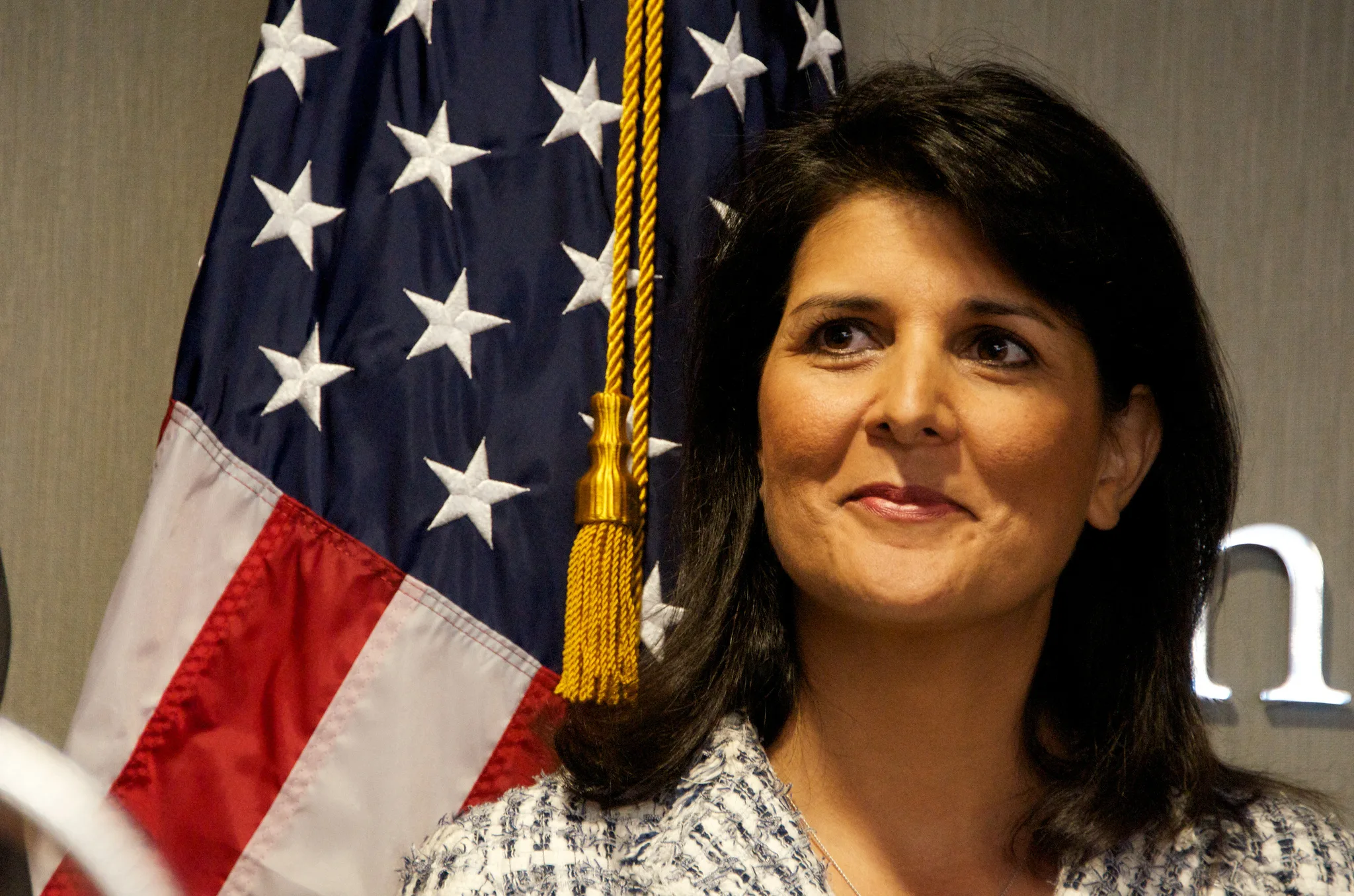 2017-01-26-1485450766-7758312-20160112nikkihaley