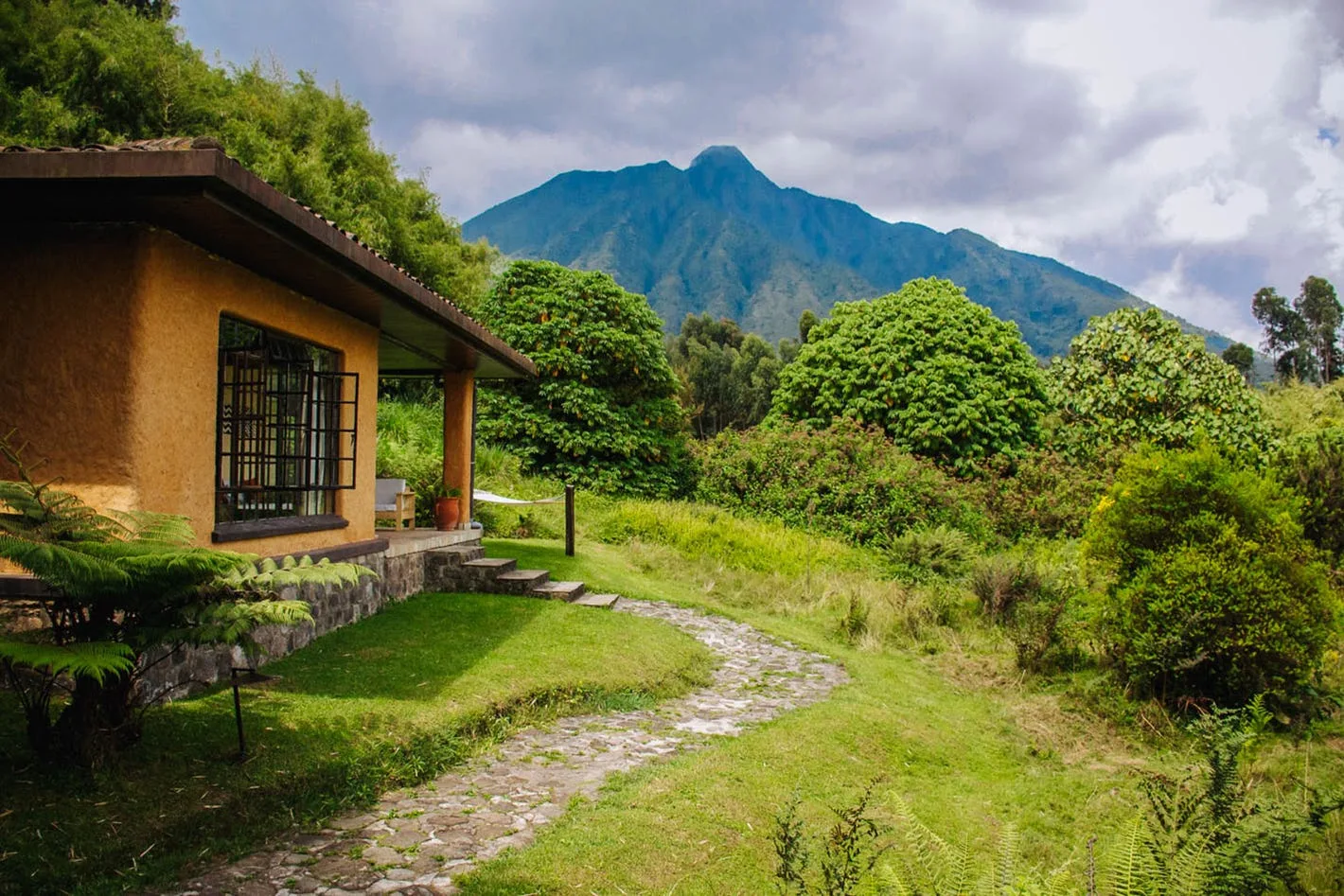 exterior-sabyinyo-silverback-lodge-rwanda