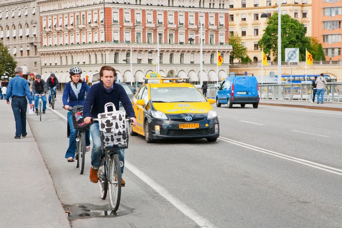 3-in-stockholm-sweden-a-large-portion-of-city-buses-and-trains-run-on-clean-fuels-renewable-power-sources-account-for-52-of-swedish-energy-production