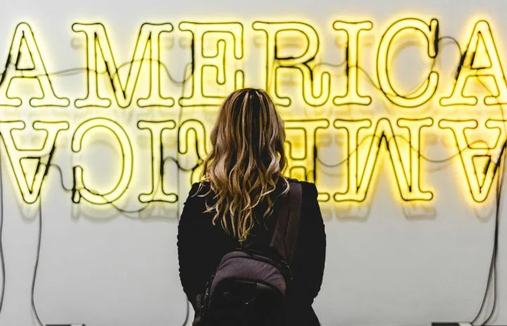america-sign-girl-backpack_720p