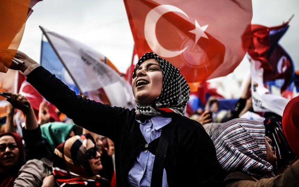 image-adapt-990-high-turkey_women_akp_rally-1435671353773