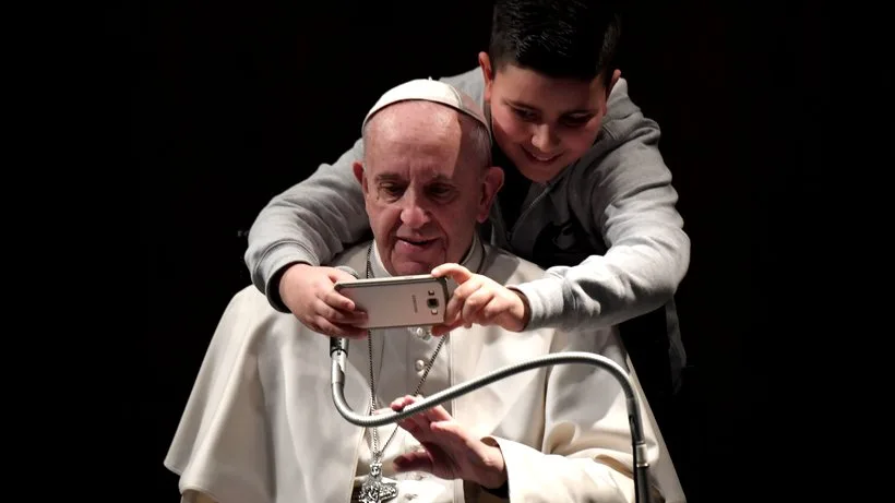 papst-smartphone