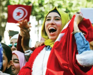 أول انتخابات محلية في تونس.. هل يتصالح الشباب مع السياسة؟