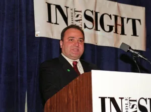 شاهد في تحقيق مولر عمل مستشارًا لحاكم الإمارات وكانت لديه ارتباطات مع الروس