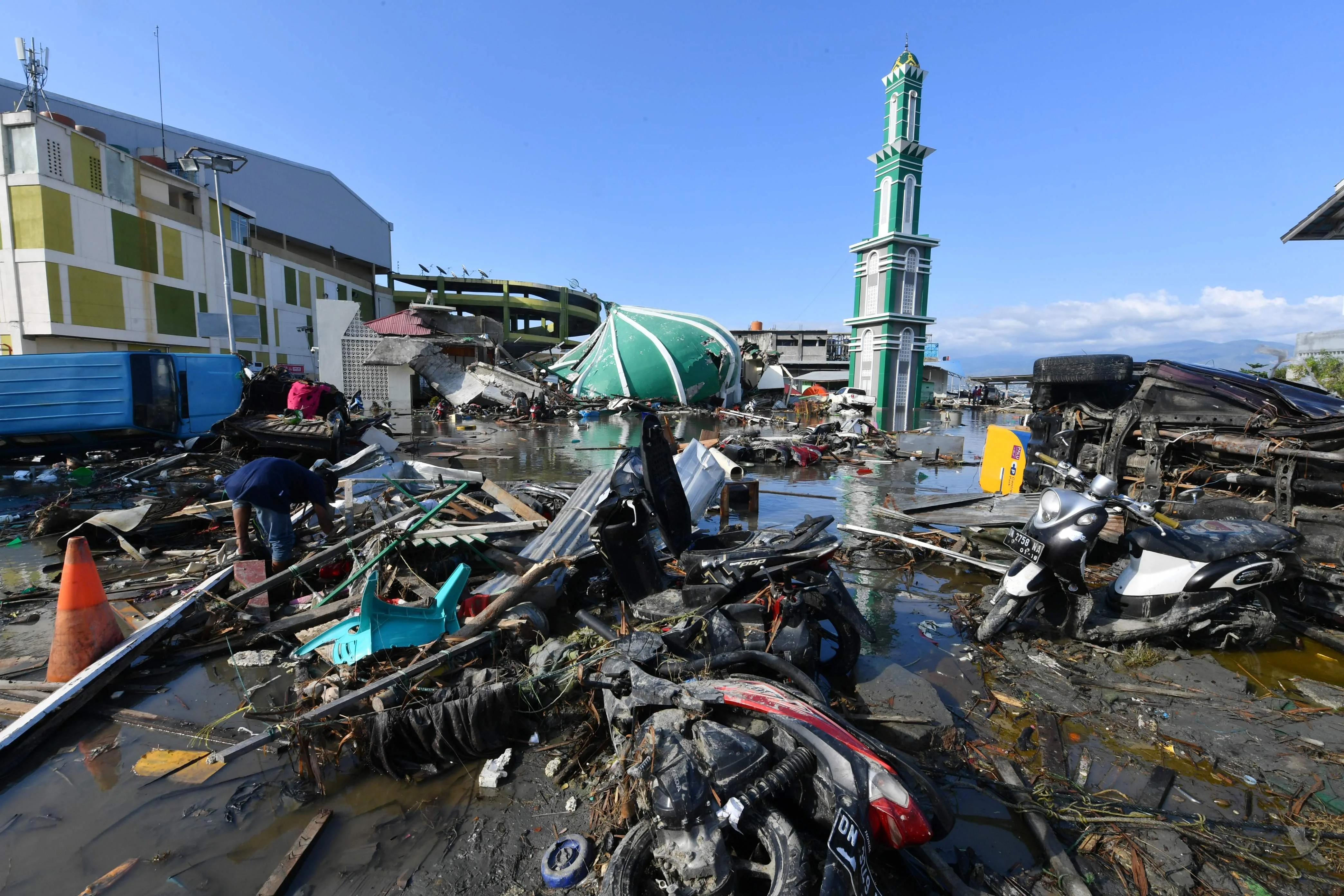 180930213912-iyw-indonesia-earthquake-and-tsunami-victims