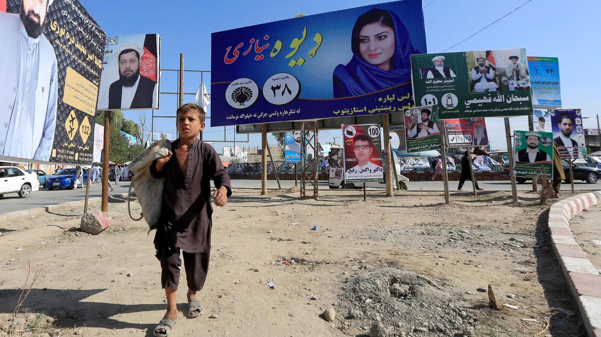 2018-10-16t230605z_1691029705_rc1ca83e7f00_rtrmadp_3_afghanistan-election-women