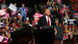 انتخابات الكونجرس: هكذا يتلاعب ترامب بمصائر الشعوب لاختبار شعبيته