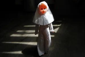 نساء في قبضة السيسي.. واقع السجينات المصريات وراء القضبان