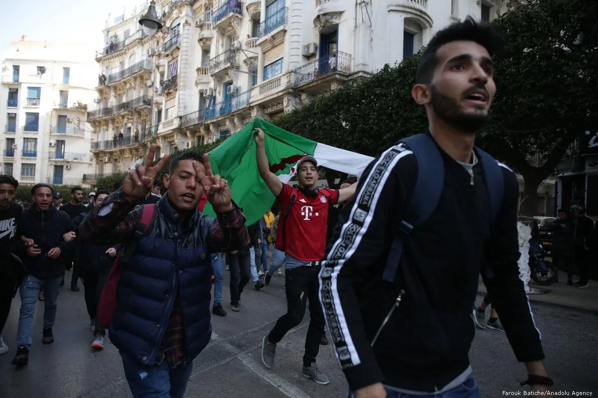 2019_2-28algerian-students-protest-against-president-abdelaziz-bouteflika-20190226_2_35147362_42060261
