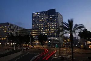 كيف يخوض مرتزقة الإنترنت المعارك بالنيابة عن الحكومات الاستبدادية؟